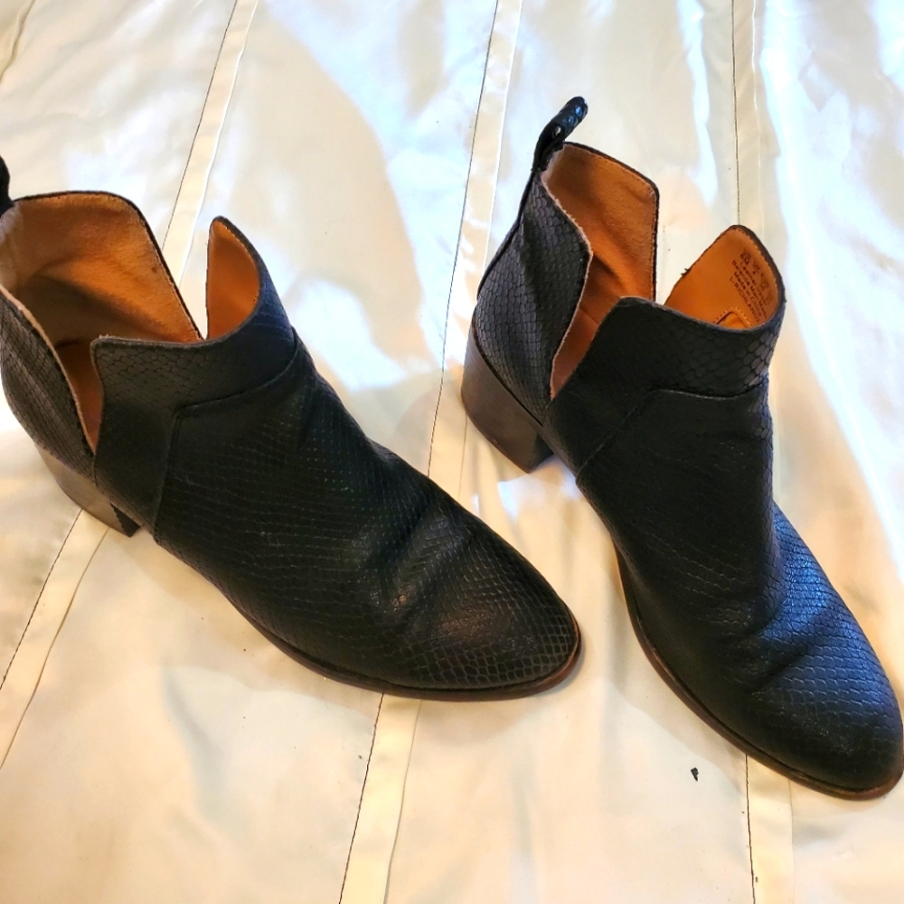 Franco Sarto, regular small Heel Ankle Boot